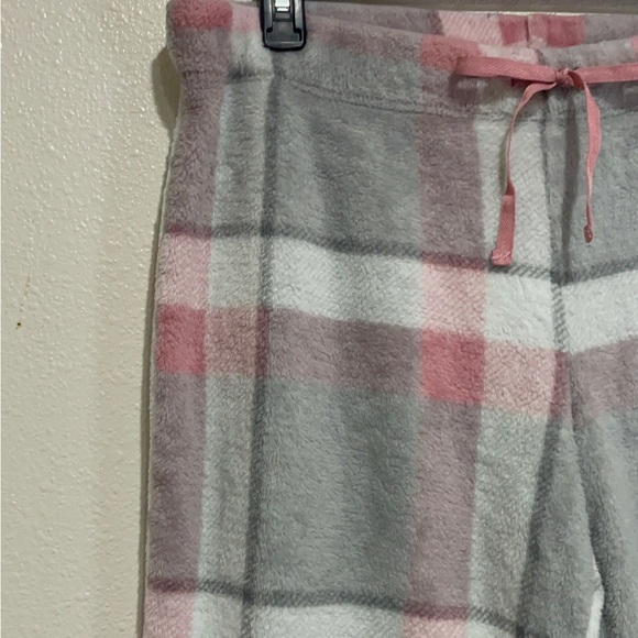 Secret Treasures Gray and Pink Plaid Pajama Bottoms - Picture 6 of 11